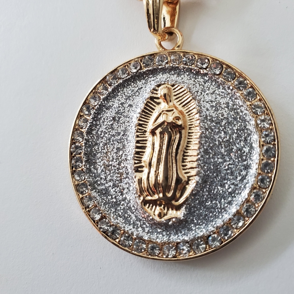 🔥Academiks Pendant and Necklace